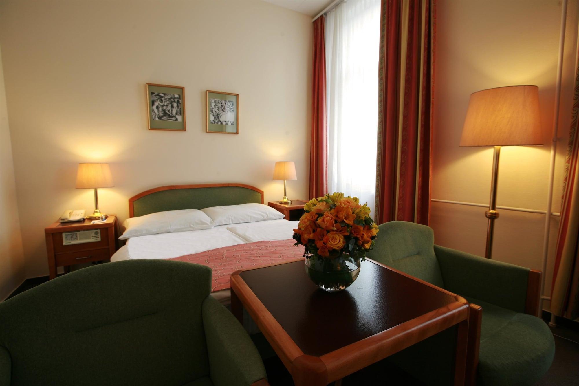 Danubius Hotel Raba Extérieur photo